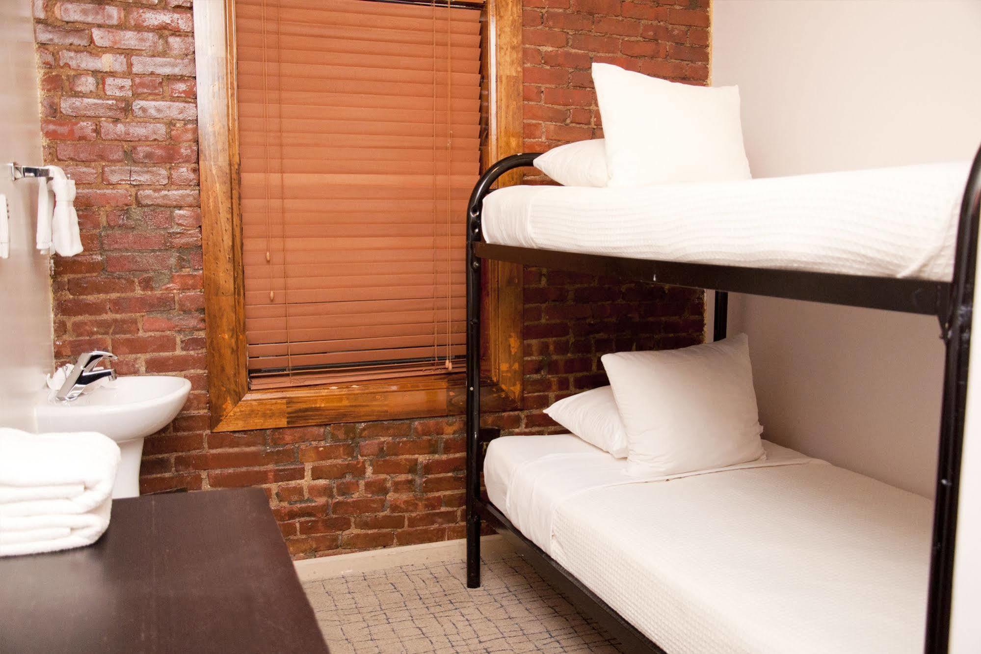 Royal Park Hotel New York Exterior photo